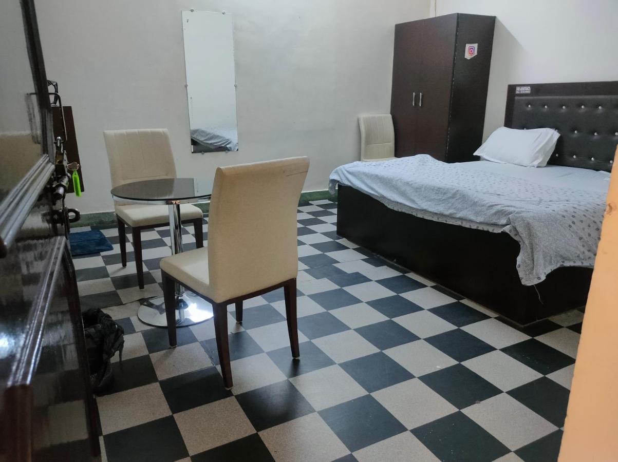 Hotel Khubsaras Palace By Chhabra'S Агра Екстериор снимка